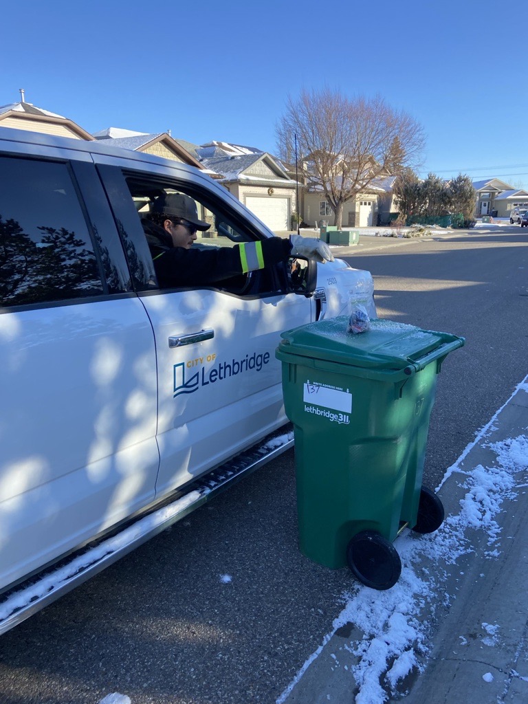 Lethbridge Marks Milestone as Alberta’s First Community to Complete Curbside Battery Pickup Weeks, Collecting Over 3,000 kg